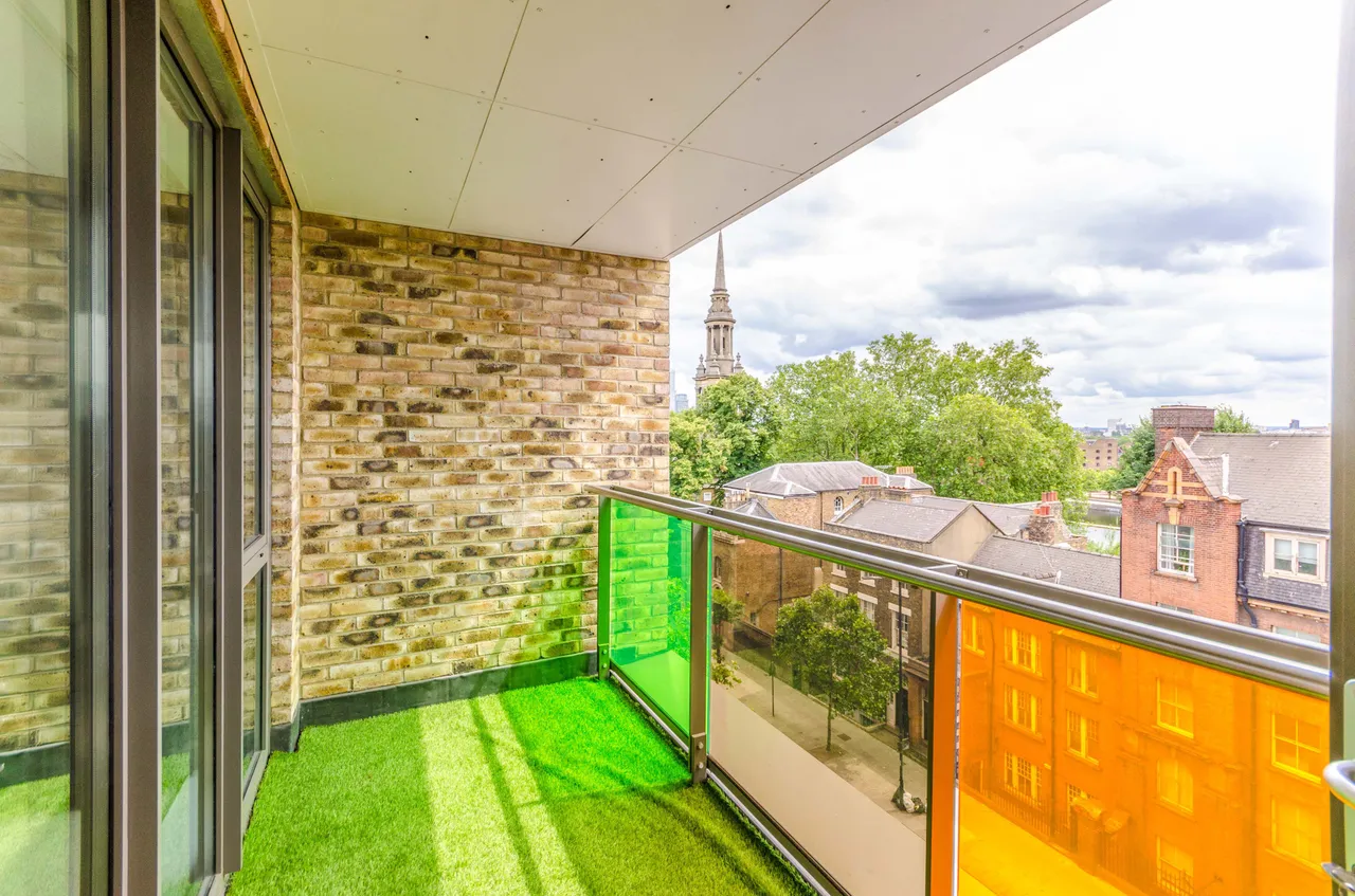 London, E1W, photo 7