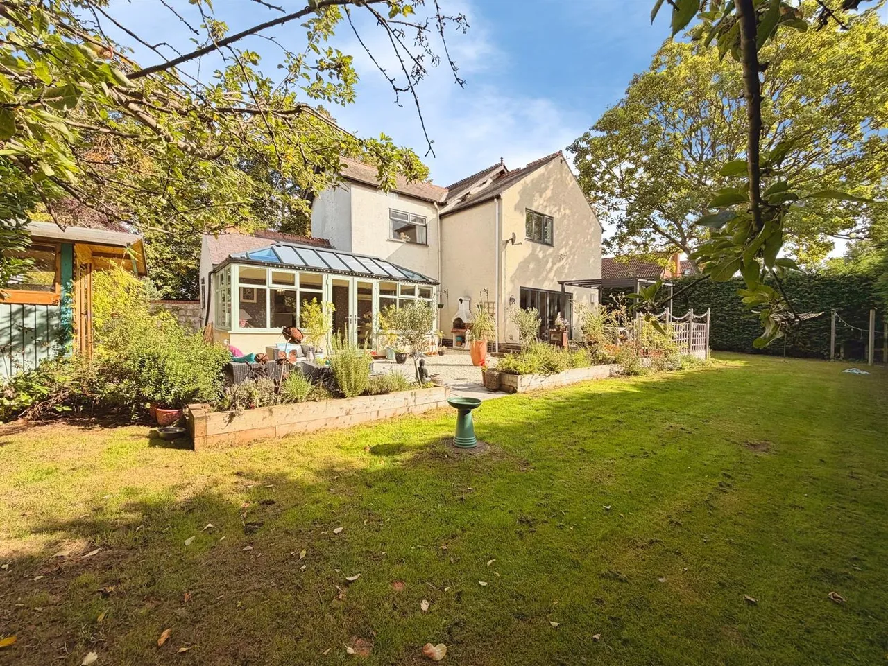Station Road, Hatfield, photo 40