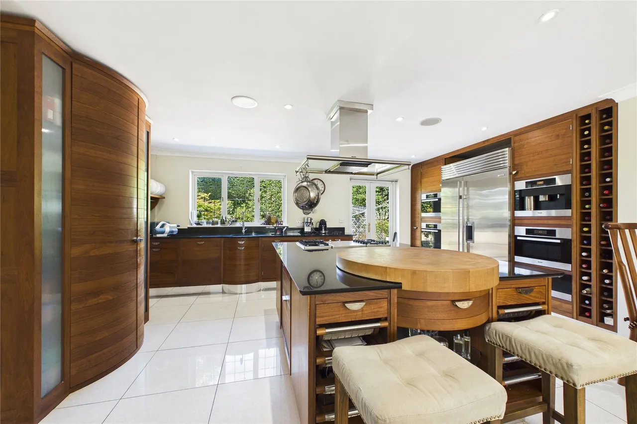 Chapel Lane, Bagshot, GU19, photo 7