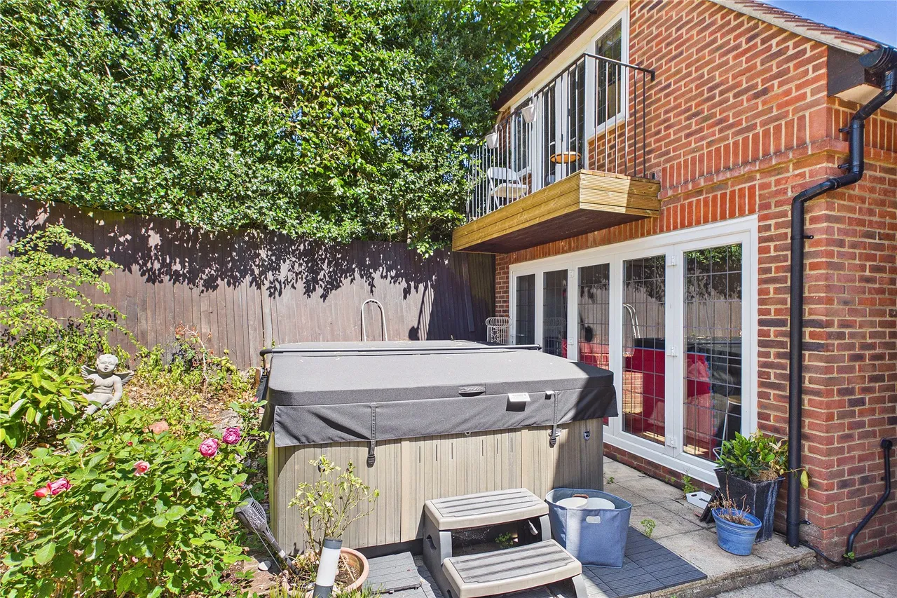 Chapel Lane, Bagshot, GU19, photo 28