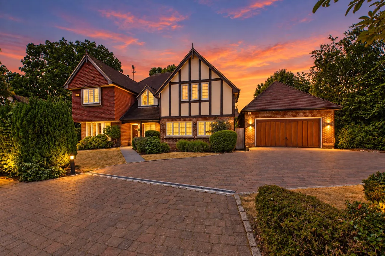 Chapel Lane, Bagshot, GU19, photo 30