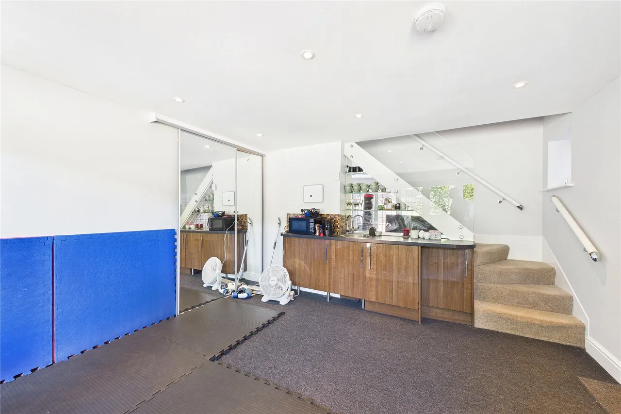 Chapel Lane, Bagshot, GU19, photo 23