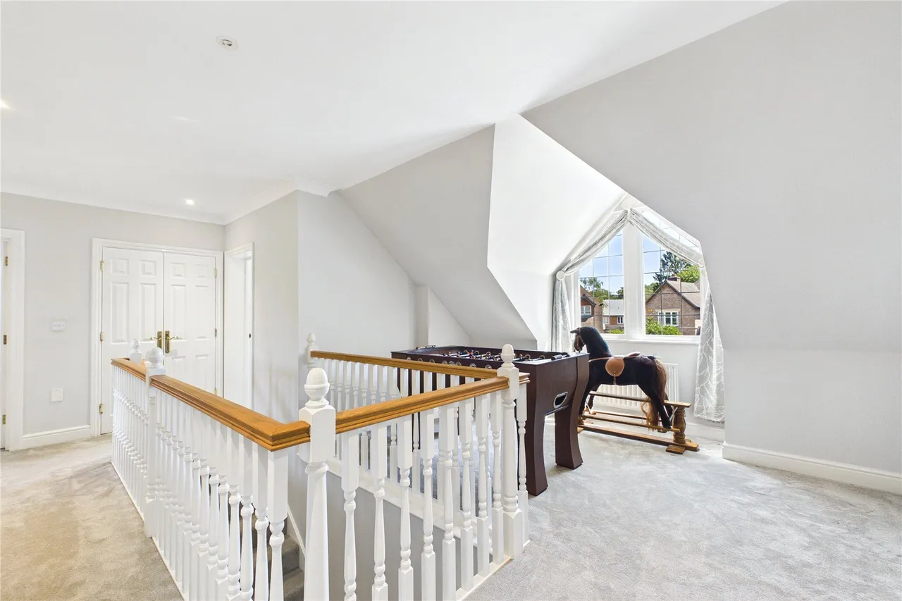 Chapel Lane, Bagshot, GU19, photo 18