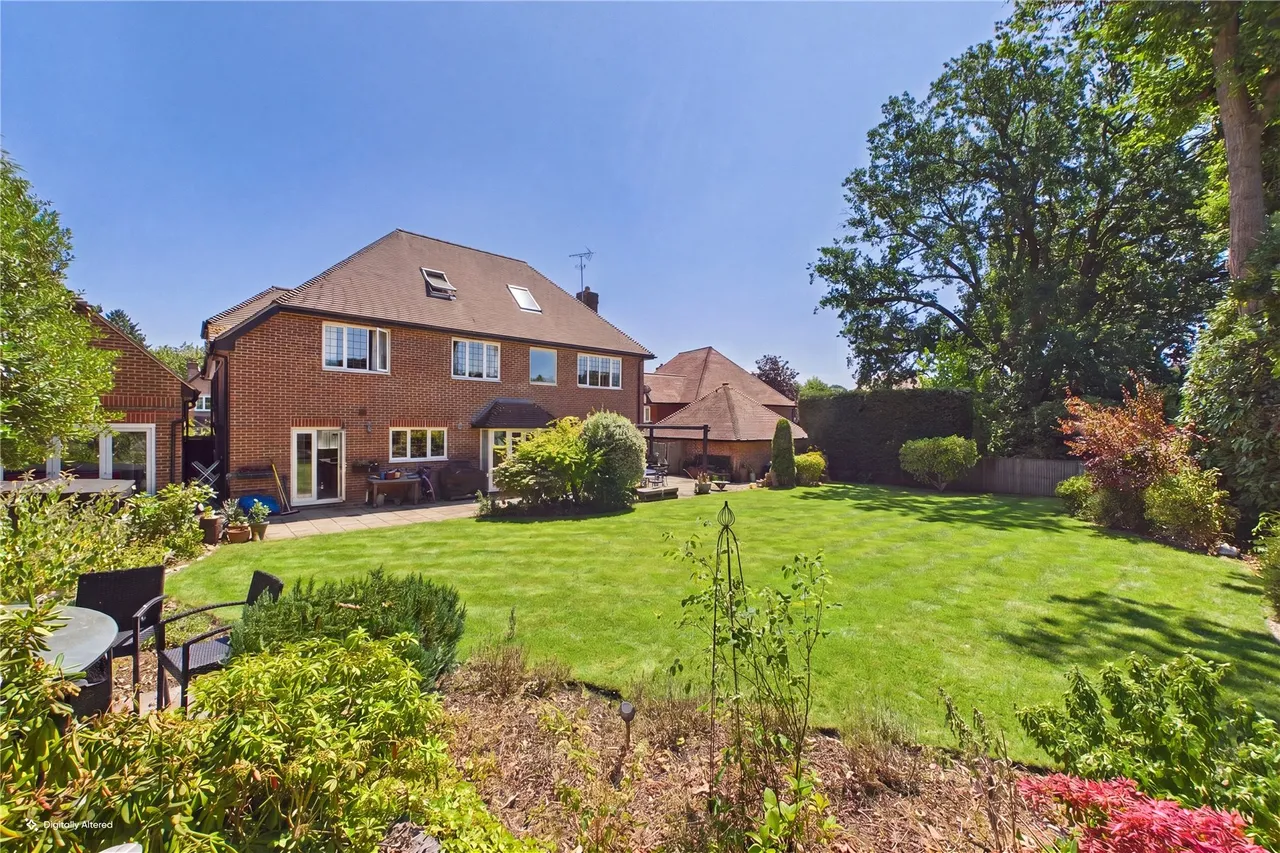 Chapel Lane, Bagshot, GU19, photo 27