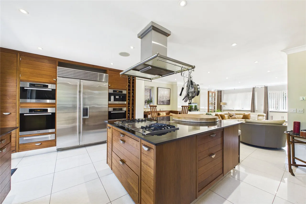 Chapel Lane, Bagshot, GU19, photo 9