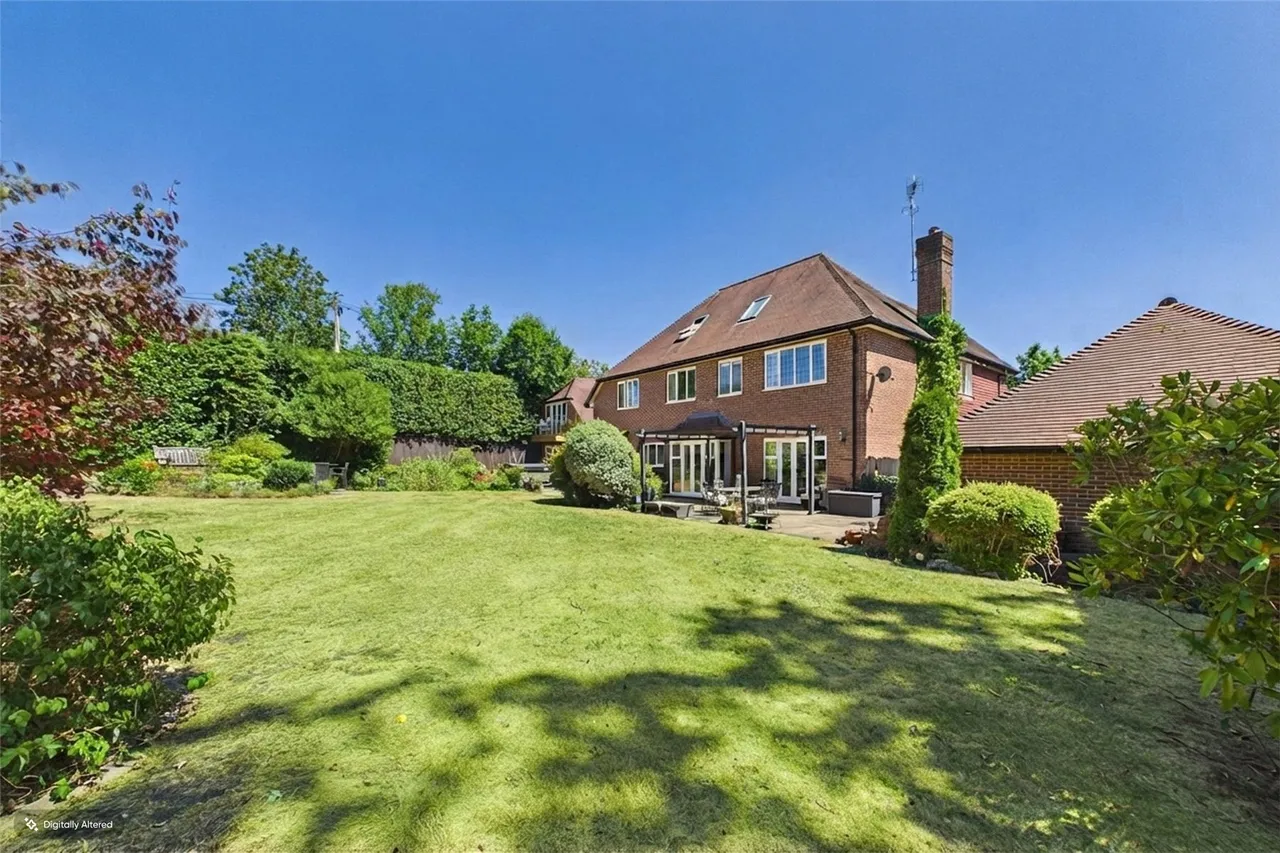 Chapel Lane, Bagshot, GU19, photo 2