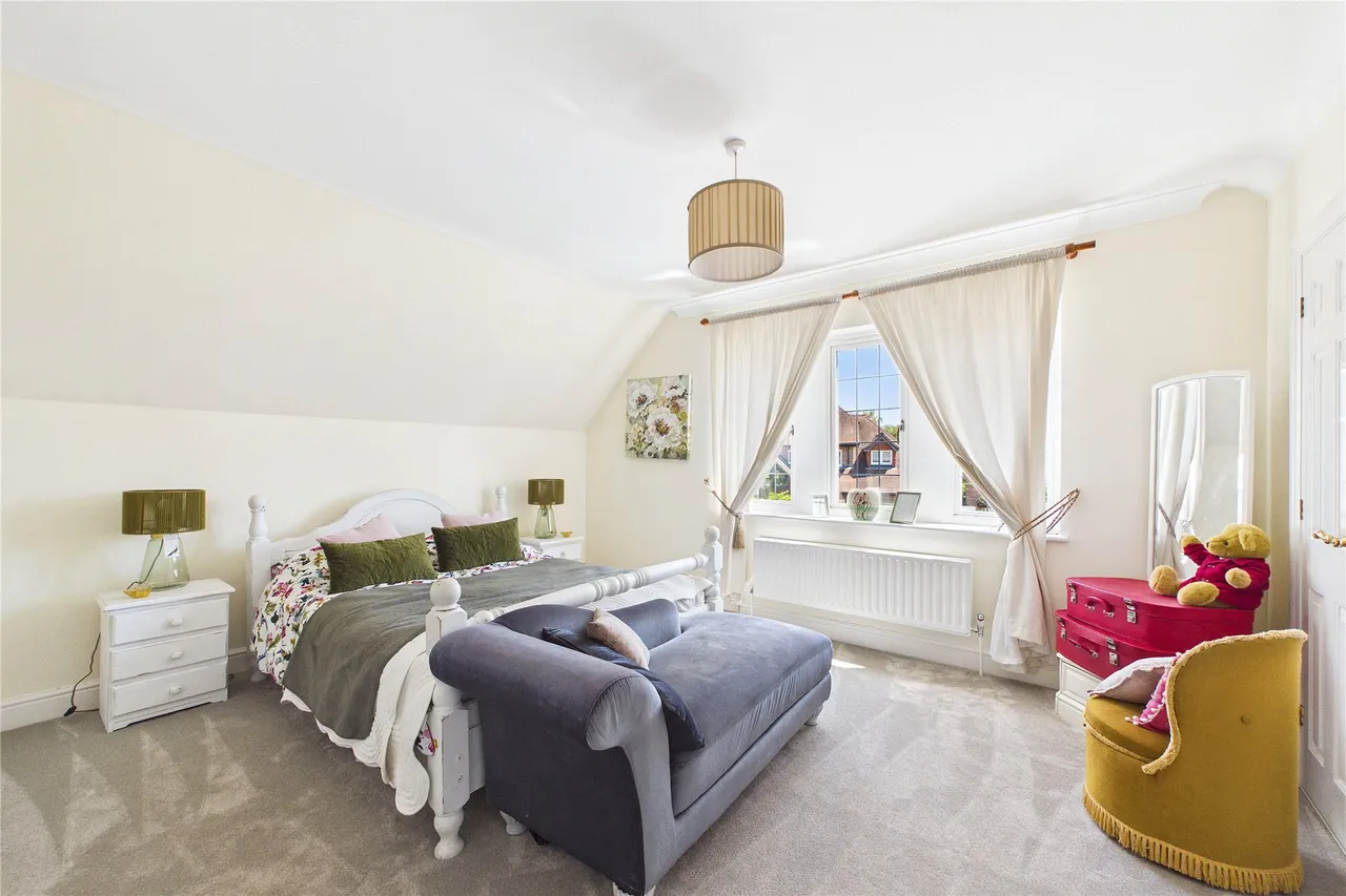 Chapel Lane, Bagshot, GU19, photo 14