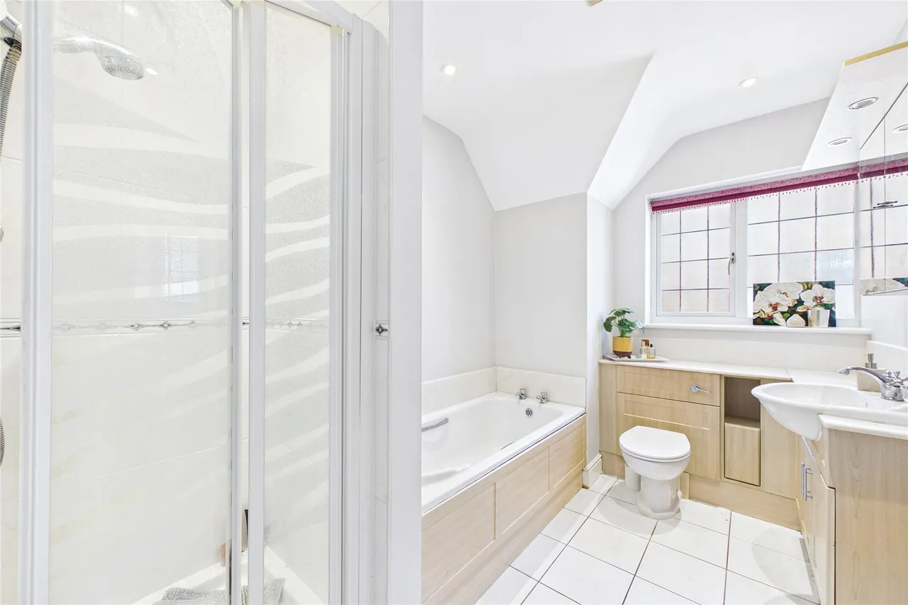 Chapel Lane, Bagshot, GU19, photo 22
