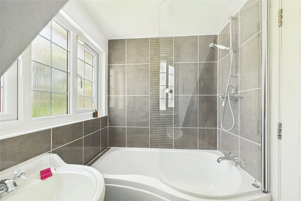 Chapel Lane, Bagshot, GU19, photo 26