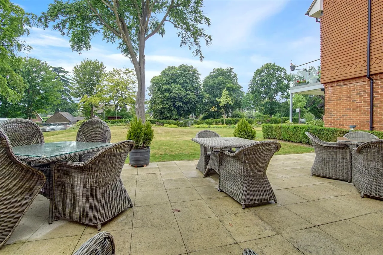 Westhall Road, Warlingham, CR6, photo 11
