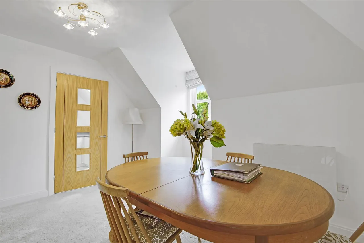 Westhall Road, Warlingham, CR6, photo 15