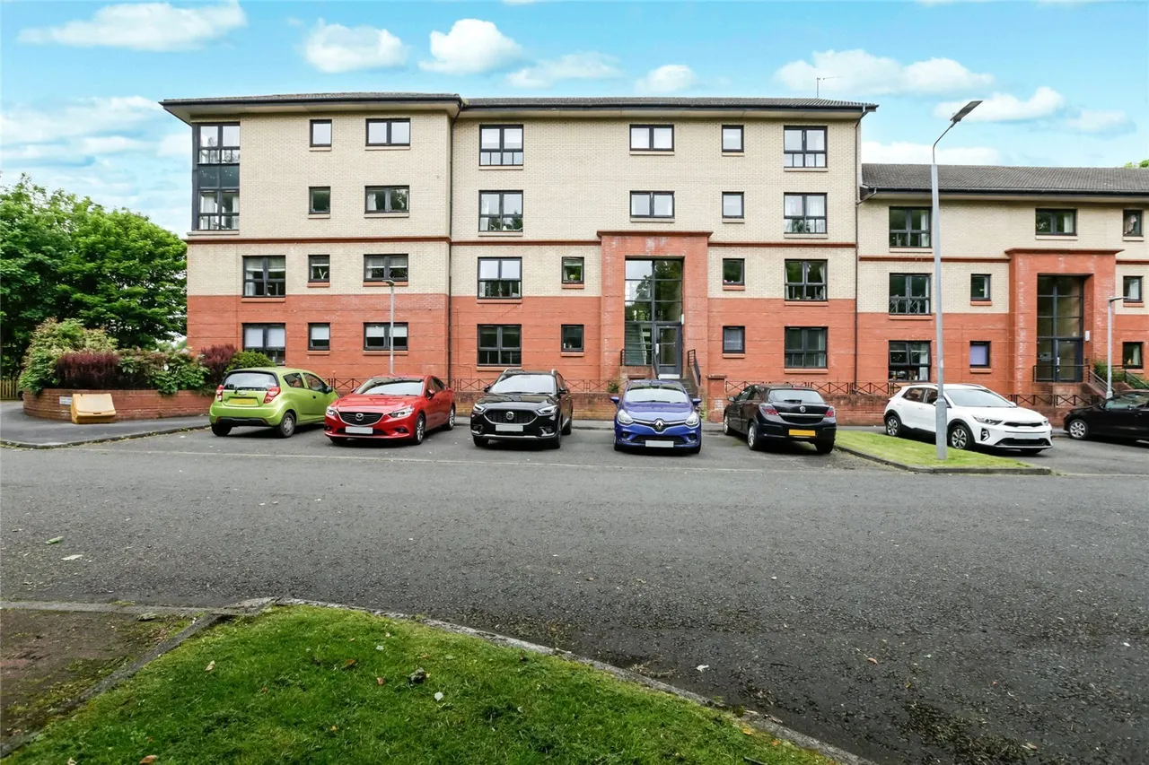2 bed flat for sale — Auldburn Place, Glasgow, G43