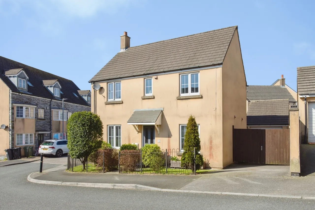3 bed house for sale, Larcombe Road, St. Austell, PL25