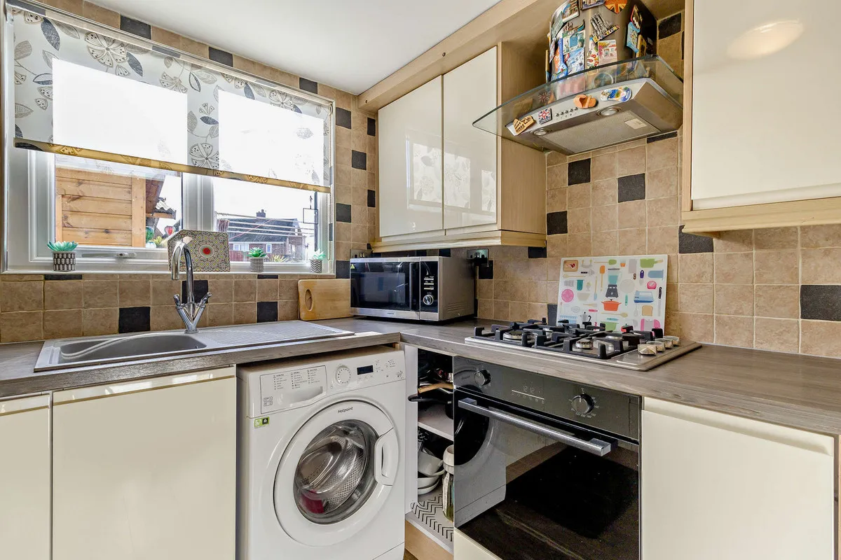 Chestnut Avenue, Doncaster, DN3, photo 18