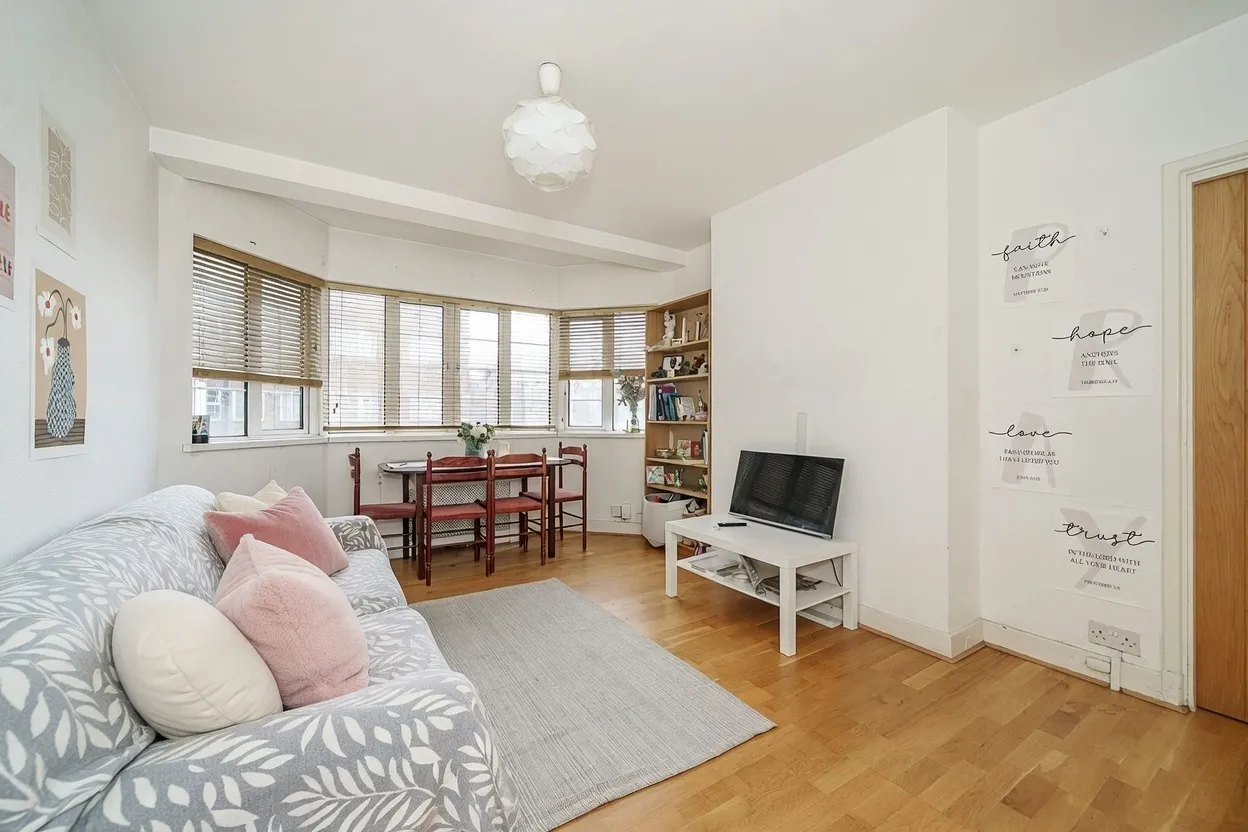 Chiswick Village, London, W4, photo 2
