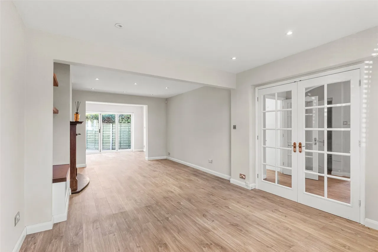 Wembley Road, Hampton, TW12 2QE, photo 3