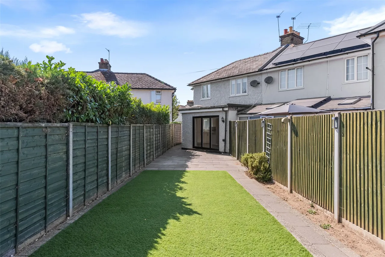 Wembley Road, Hampton, TW12 2QE, photo 17
