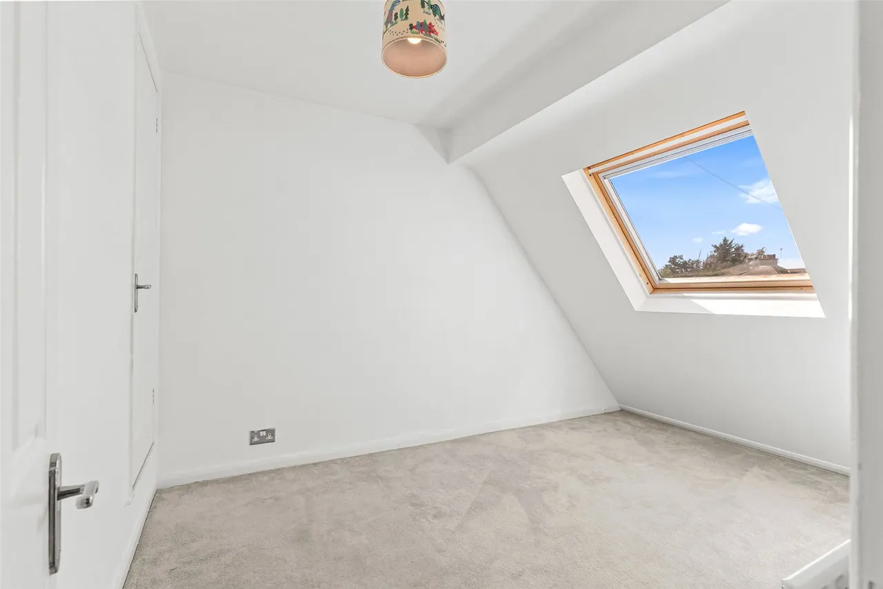Wembley Road, Hampton, TW12 2QE, photo 14