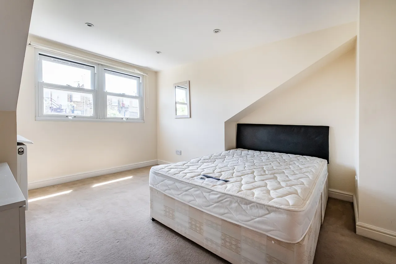 Iveley Road, London, SW4, photo 10