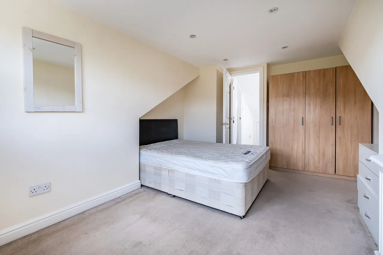 Iveley Road, London, SW4, photo 8