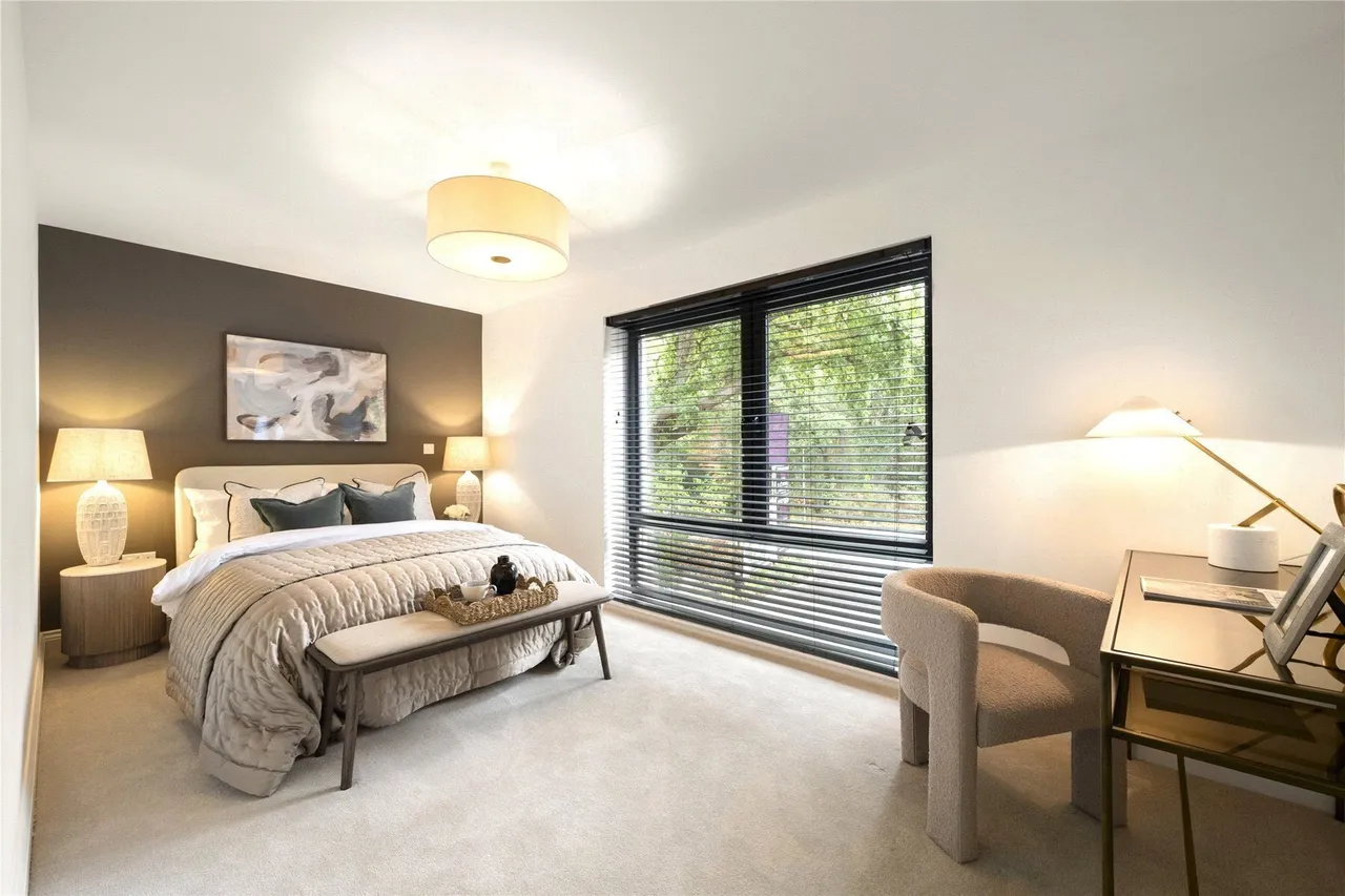 Shores Road, Woking, GU21, photo 6