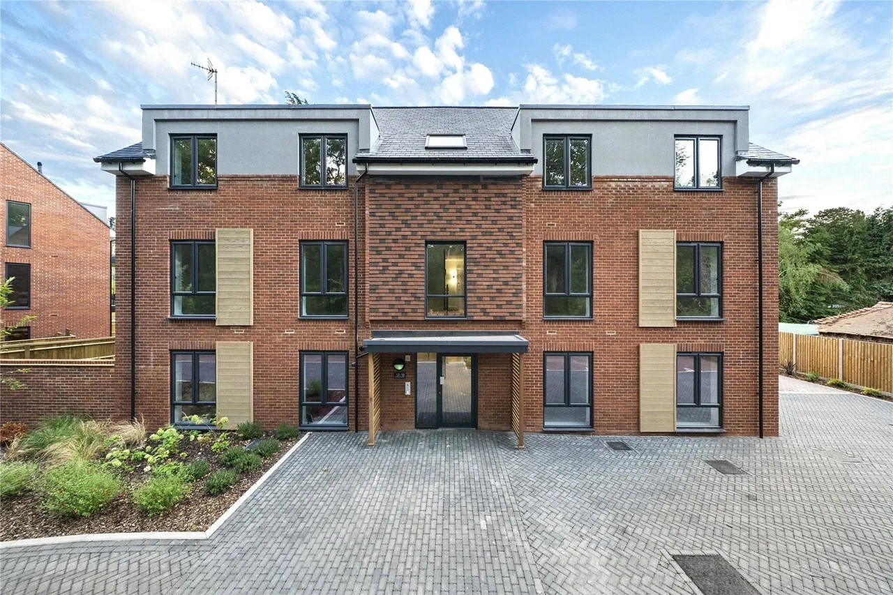 Shores Road, Woking, GU21, photo 8