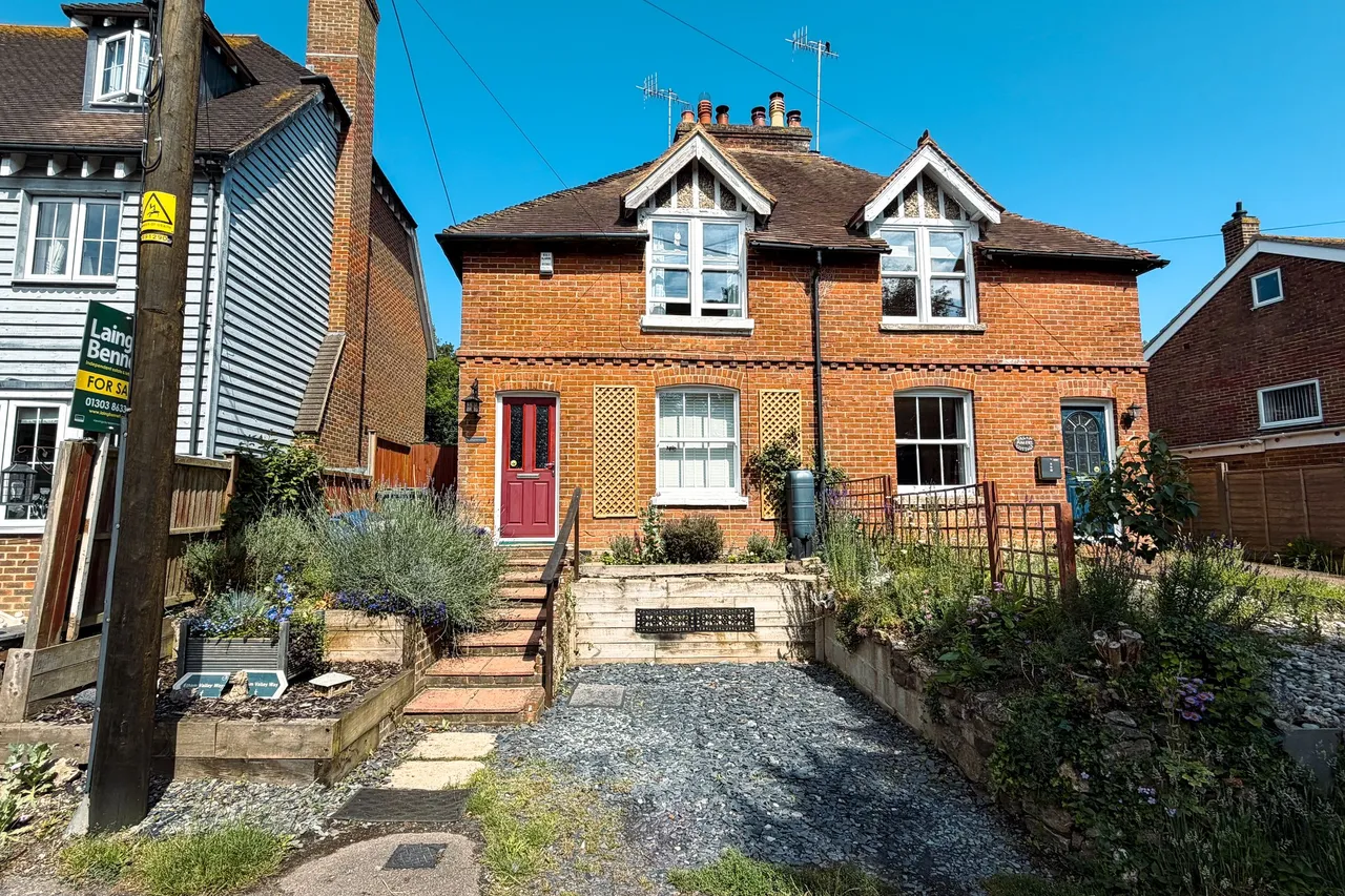 2 bed house for sale, North Lyminge Lane, Lyminge, CT18