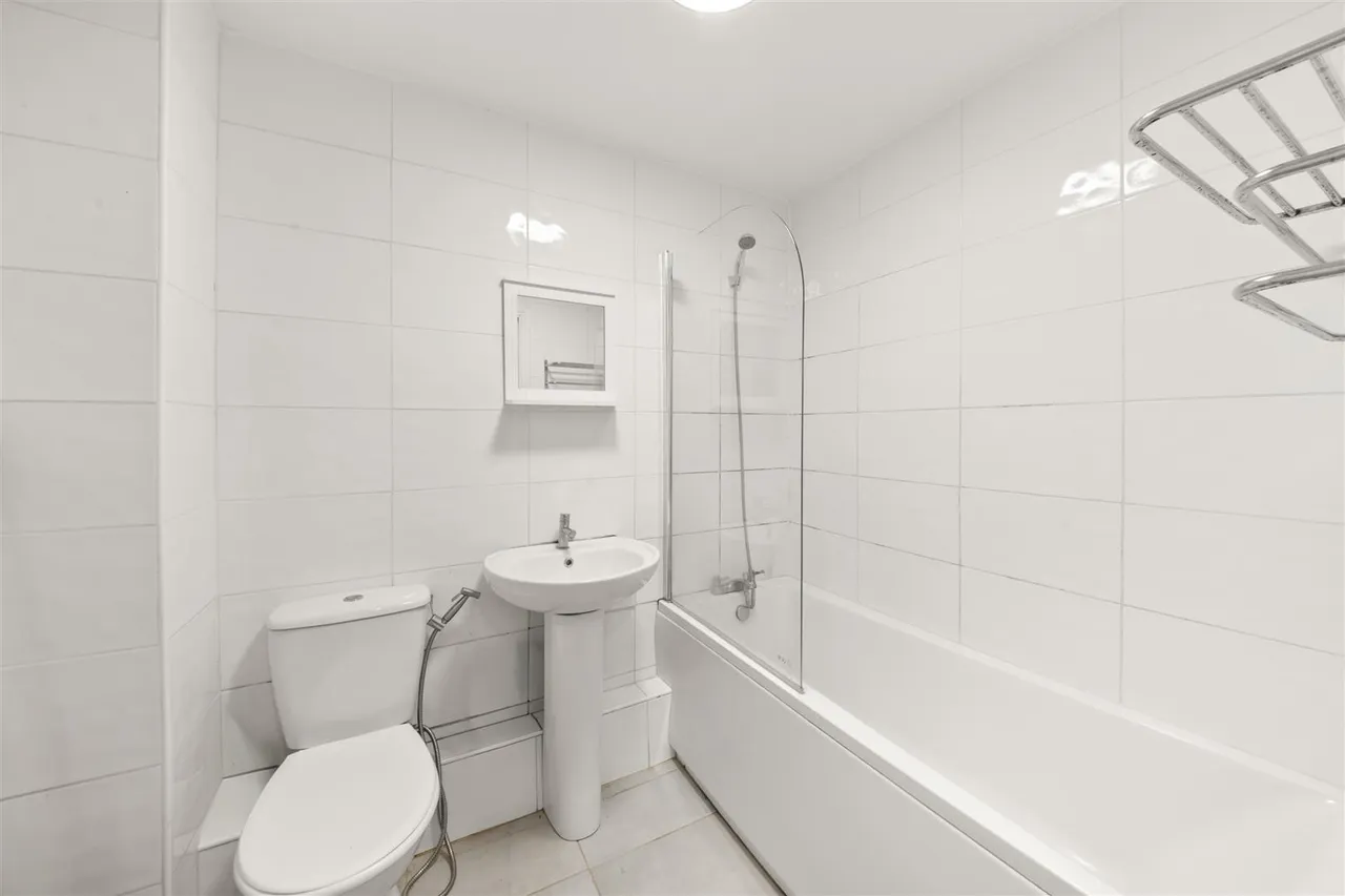 Bennett Close, Hounslow, photo 9