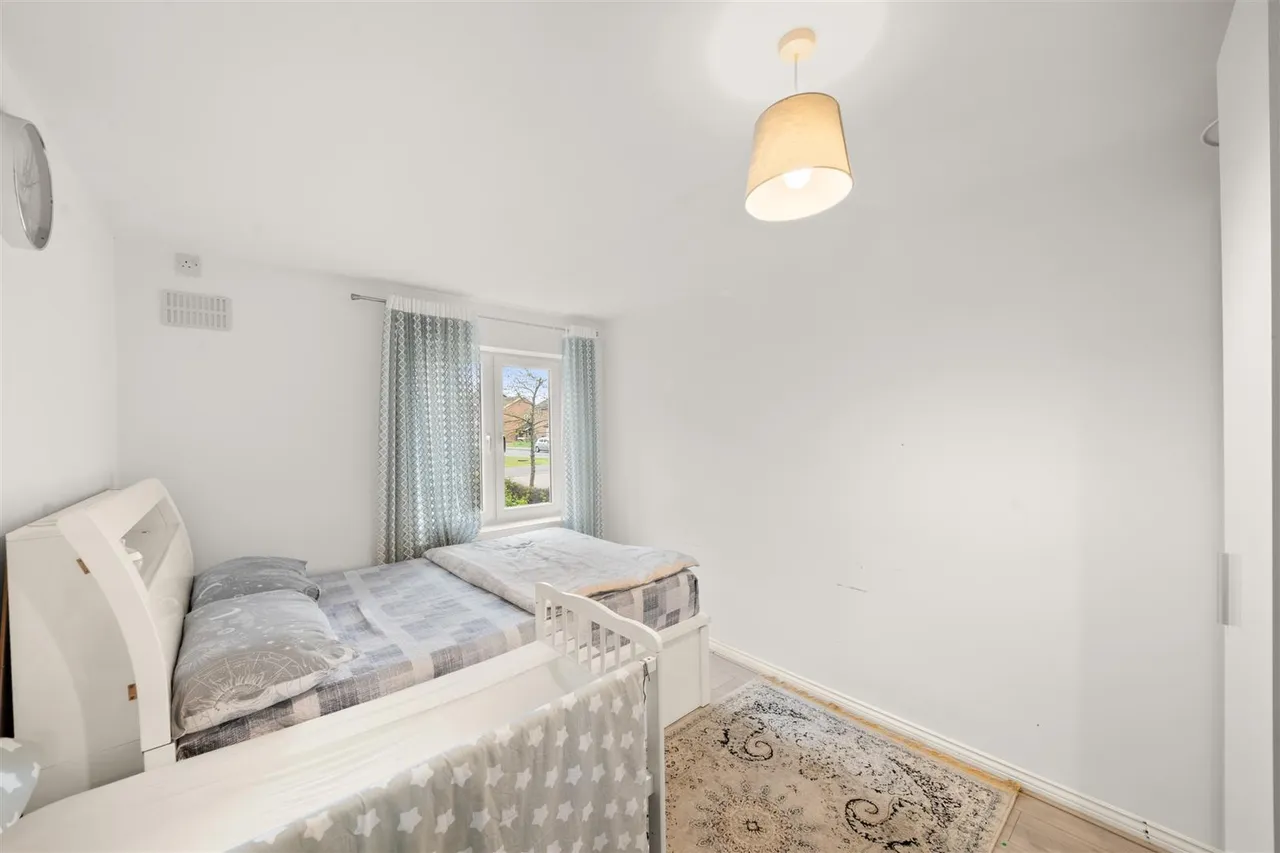 Bennett Close, Hounslow, photo 5