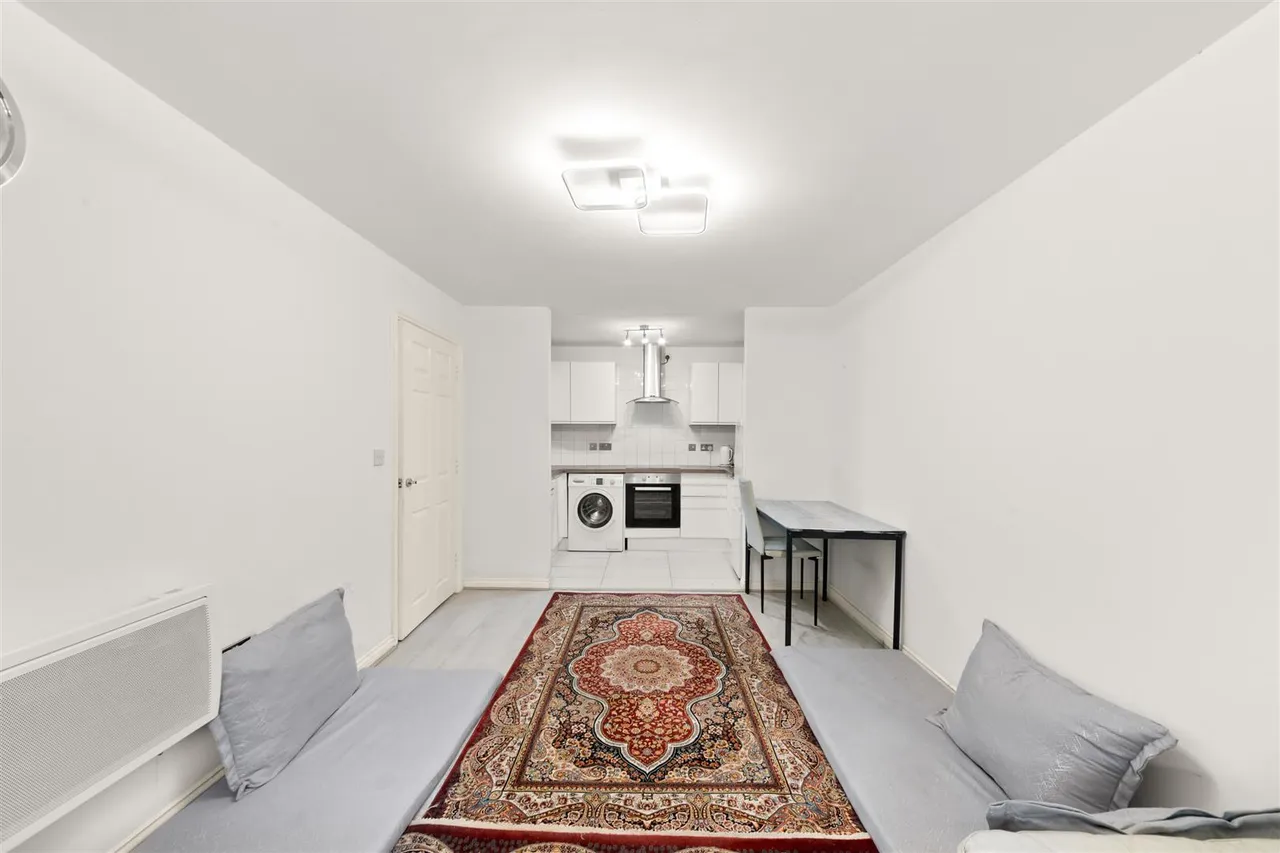 Bennett Close, Hounslow, photo 4