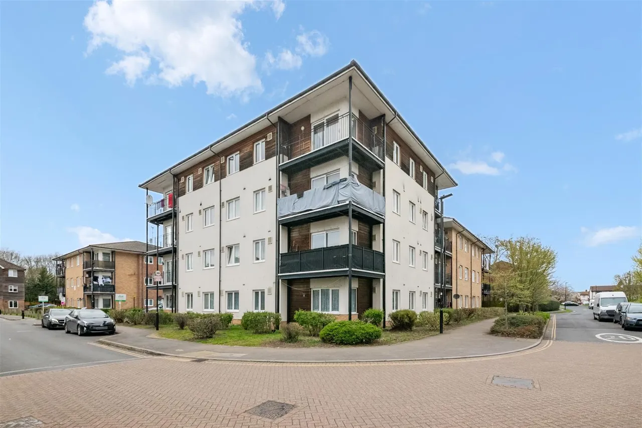 Bennett Close, Hounslow, photo 11