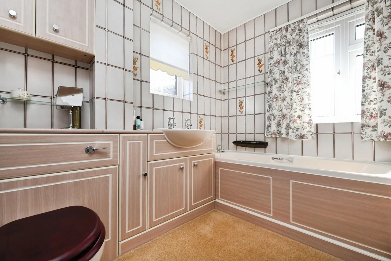 The Gardens, BRENTWOOD, Essex, CM15, photo 14