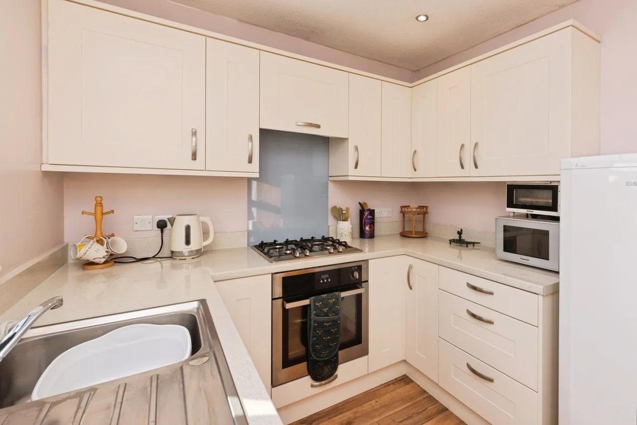 Ogden View Close, Halifax, West Yorkshire, HX2, photo 13