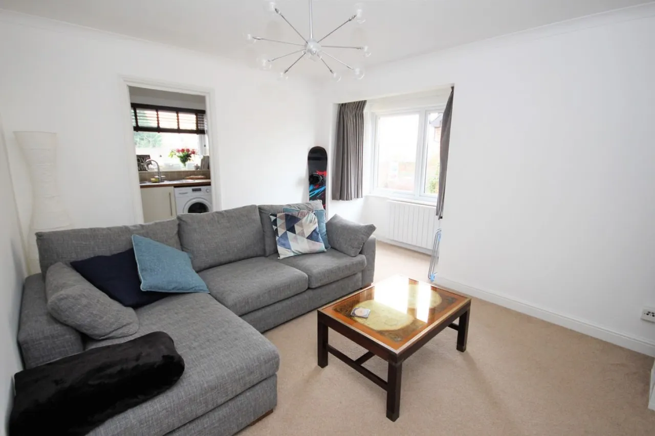 Finchampstead Road, Wokingham, RG40, photo 2