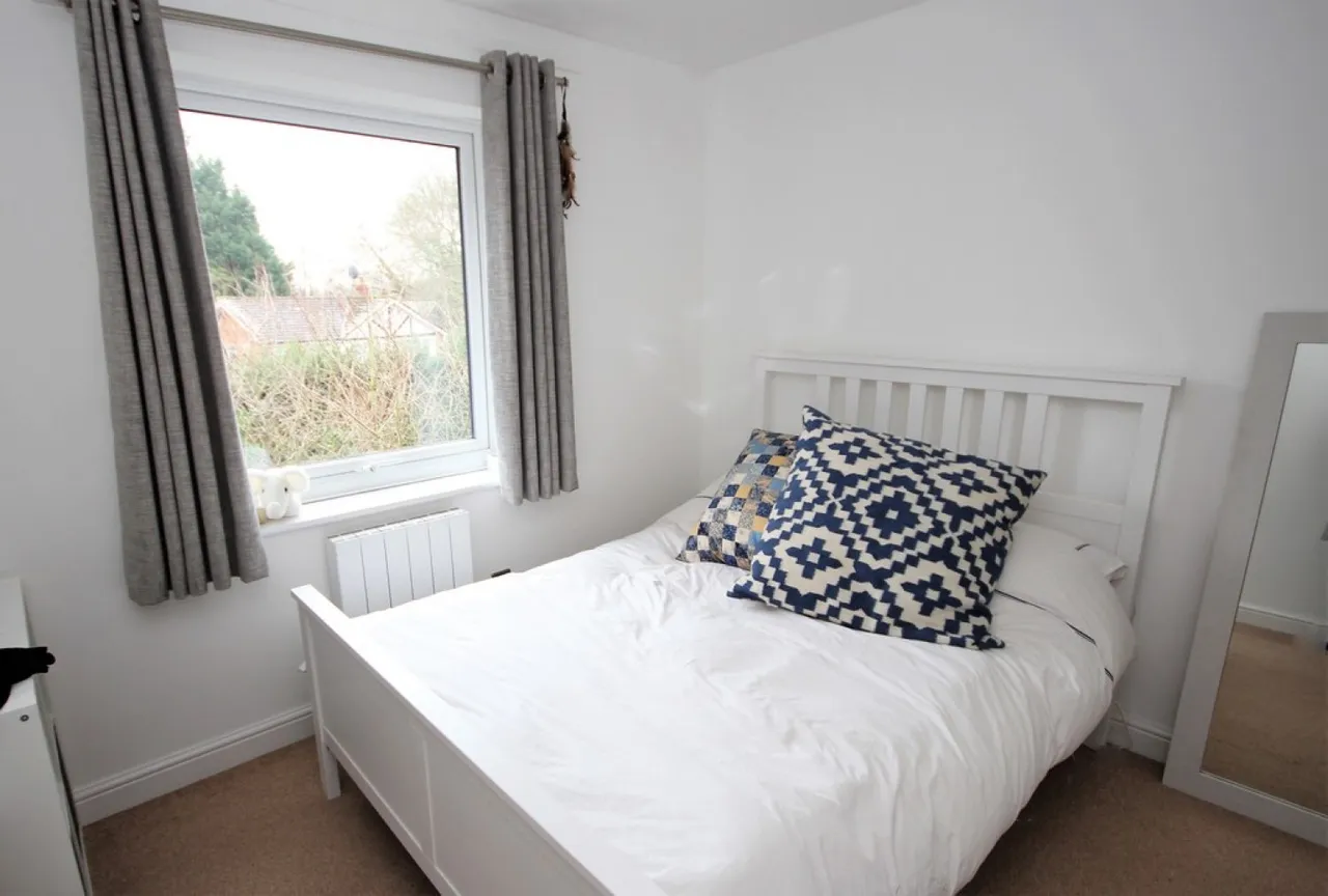Finchampstead Road, Wokingham, RG40, photo 3