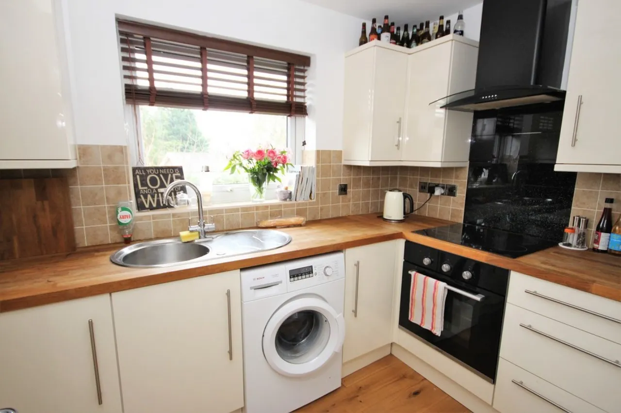 Finchampstead Road, Wokingham, RG40, photo 6
