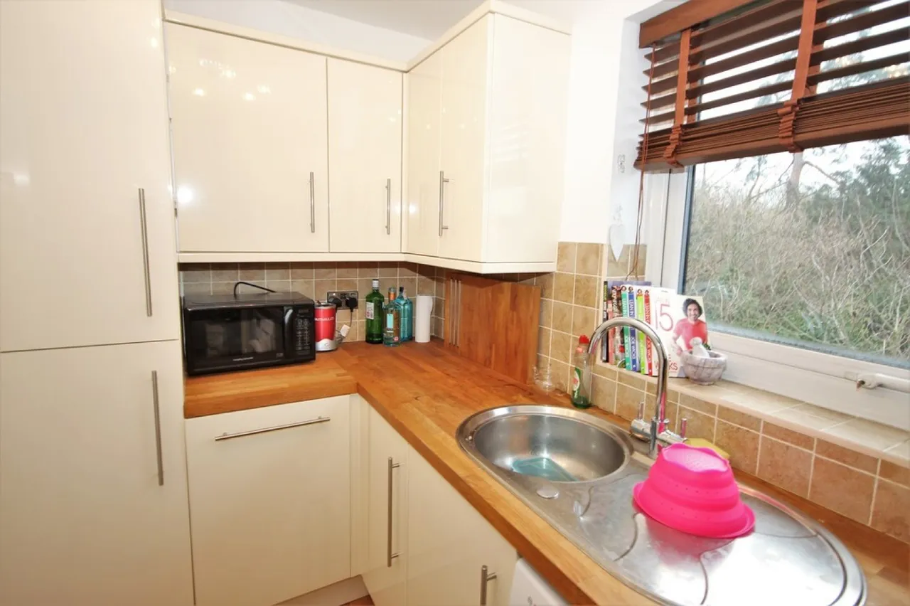 Finchampstead Road, Wokingham, RG40, photo 7