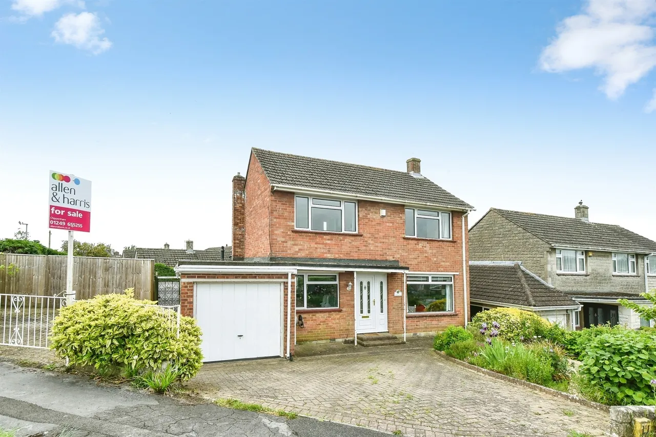 3 bed house for sale — Seymour Road, Chippenham