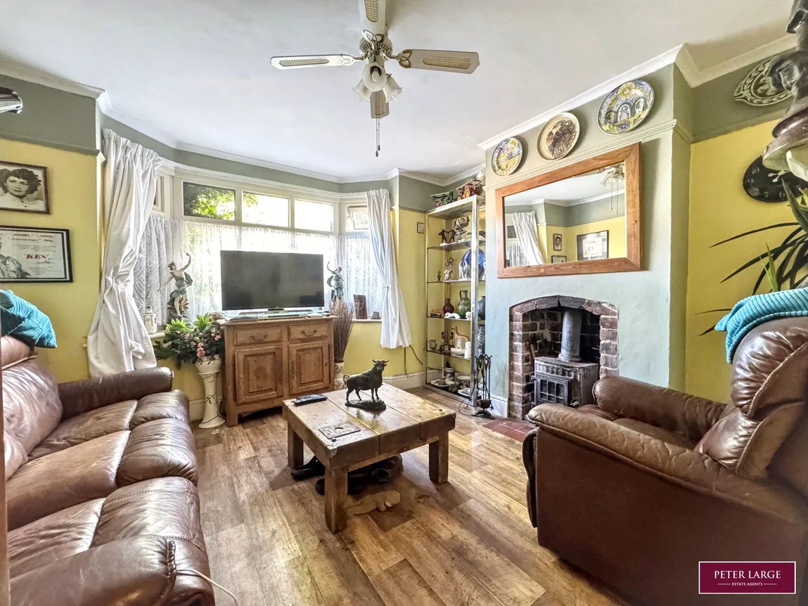 Weaver Avenue, Rhyl, LL18 4HN, photo 4