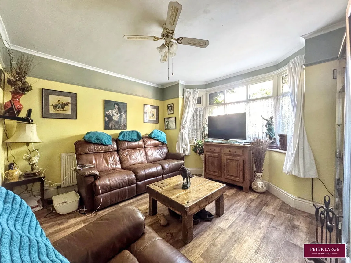 Weaver Avenue, Rhyl, LL18 4HN, photo 5