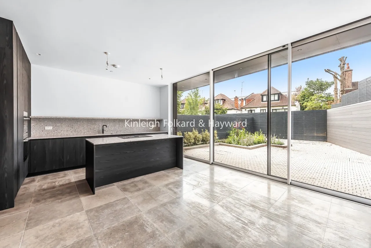4 bed house to rent, West Heath Road, Hampstead, NW3