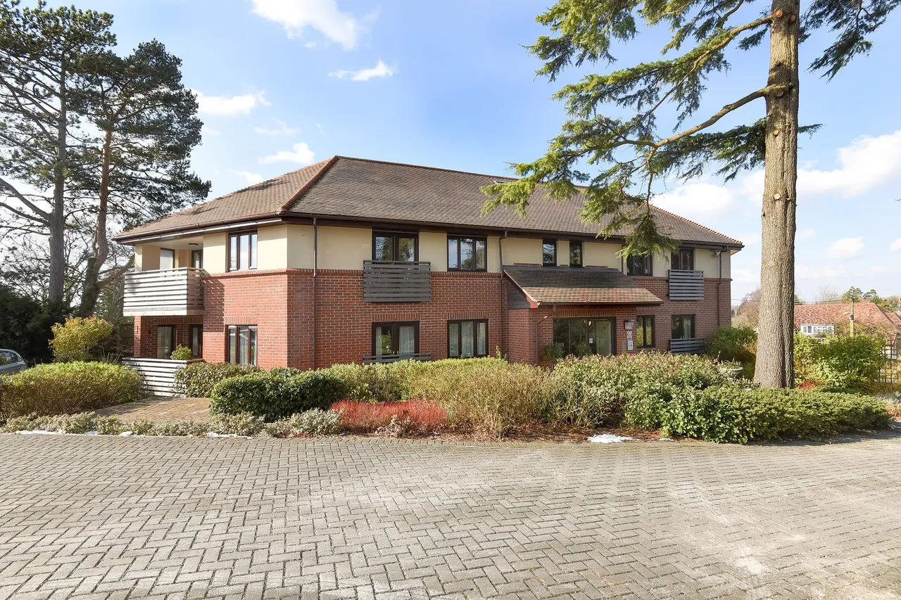 2 bed property for sale, Washington Road, Storrington, RH20