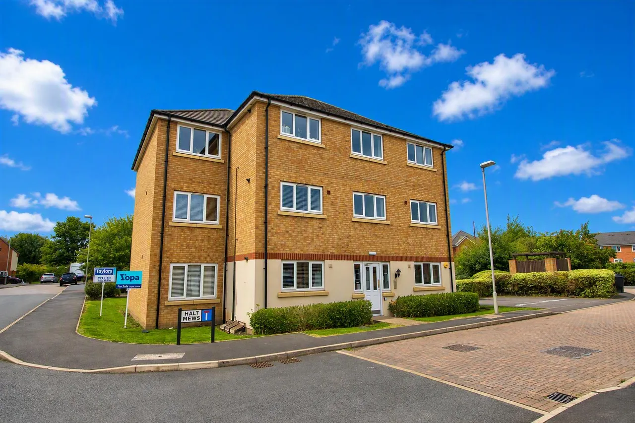 2 bed flat for sale, Halt Mews, Kingswinford, DY6