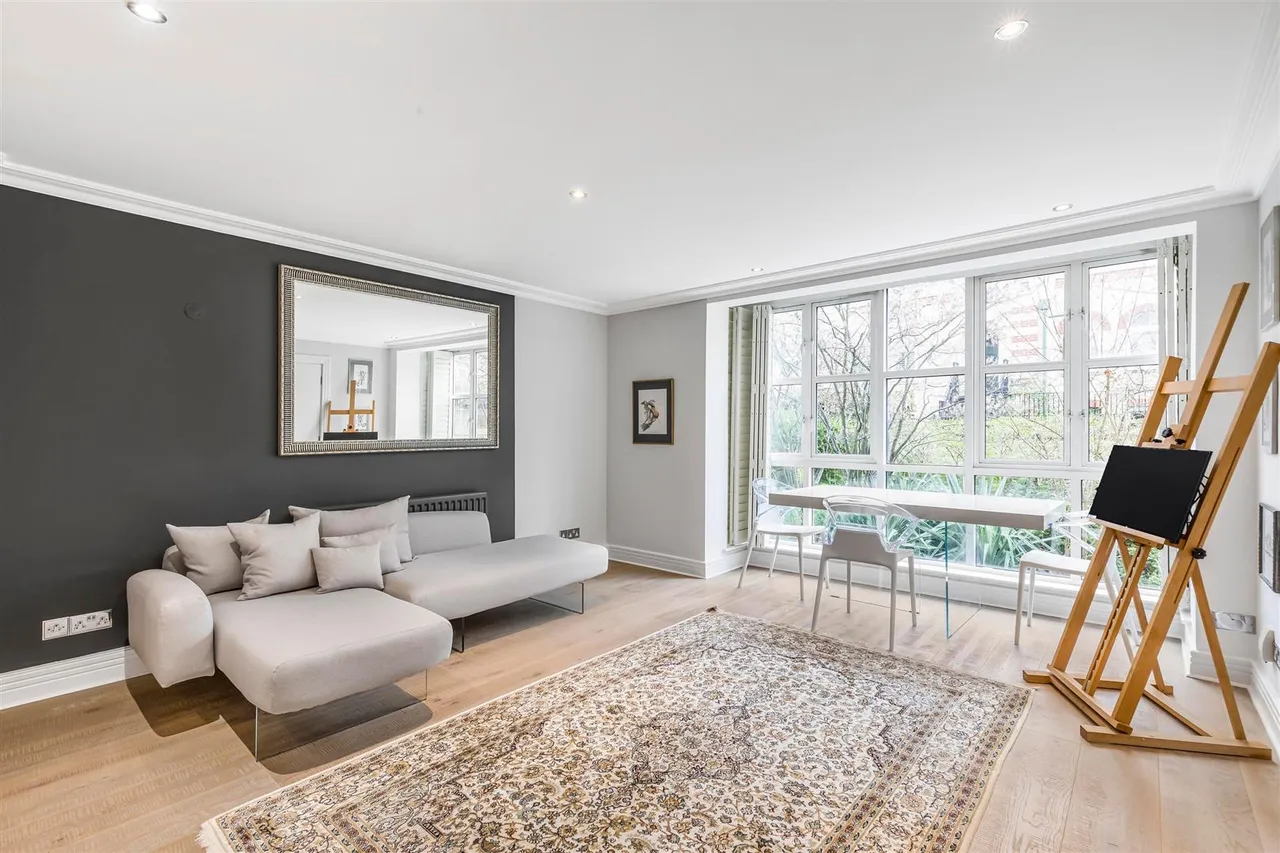 Oriel Drive, Harrods Village, SW13, photo 2