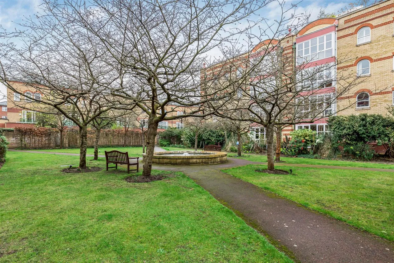 Oriel Drive, Harrods Village, SW13, photo 8