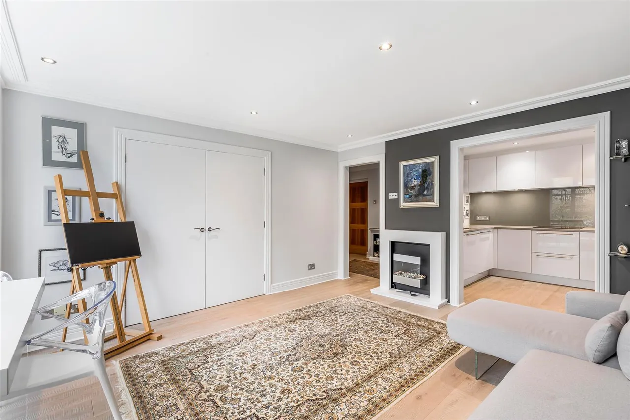 Oriel Drive, Harrods Village, SW13, photo 4