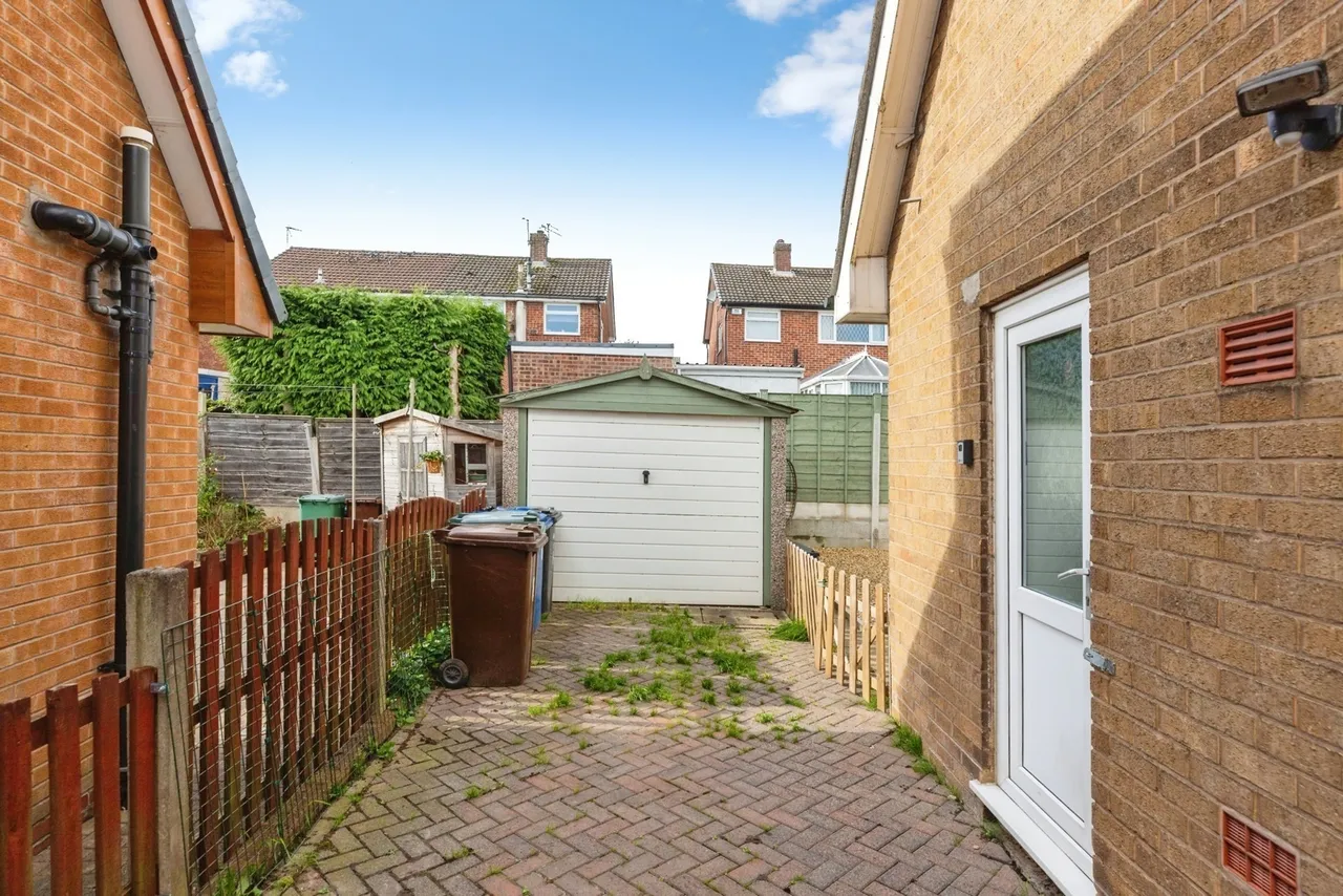 Moreton Drive, Bury, BL8, photo 20