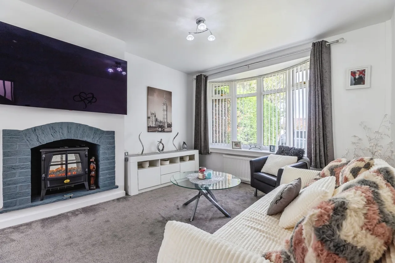 Moreton Drive, Bury, BL8, photo 3