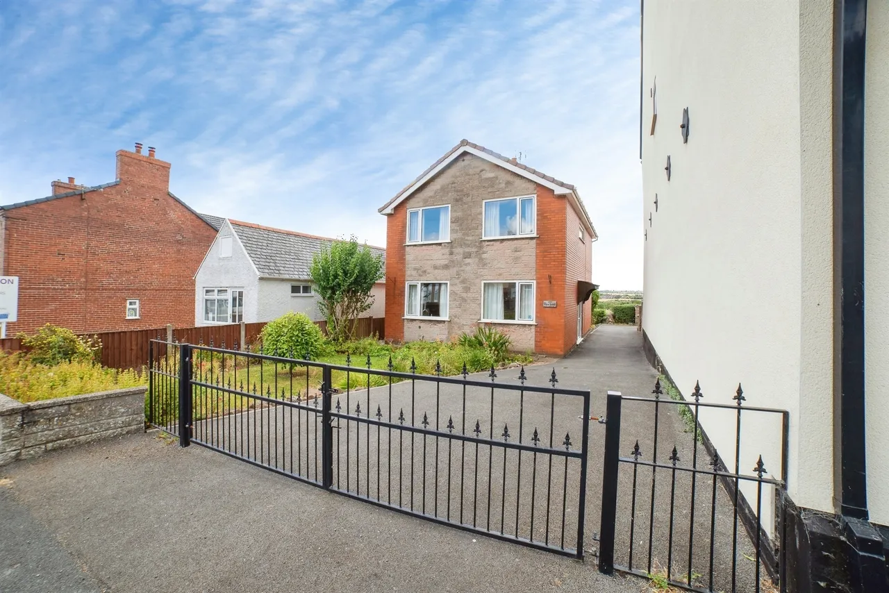 4 bed house for sale, High Street, Stonebroom, DE55