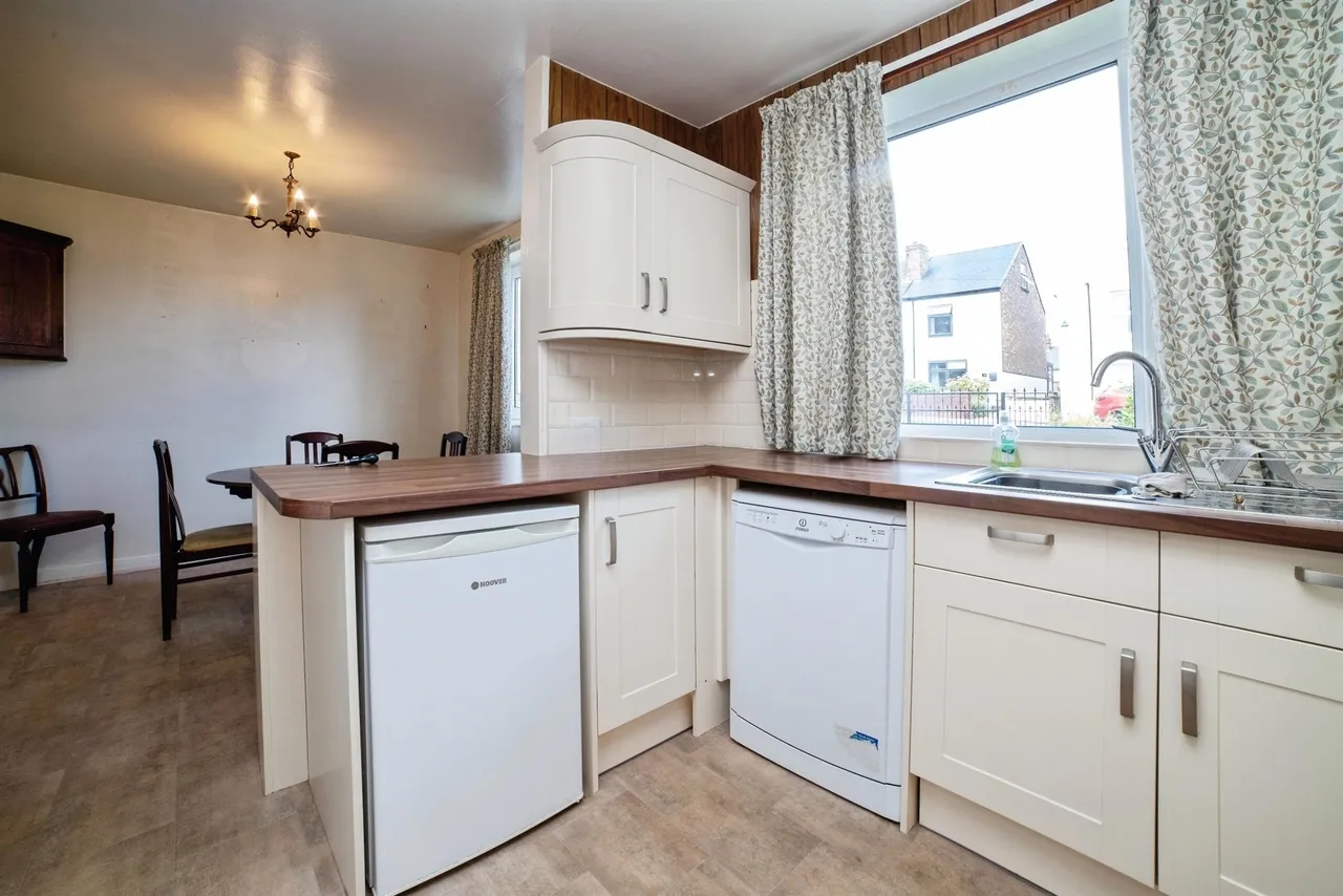 High Street, Stonebroom, DE55, photo 5
